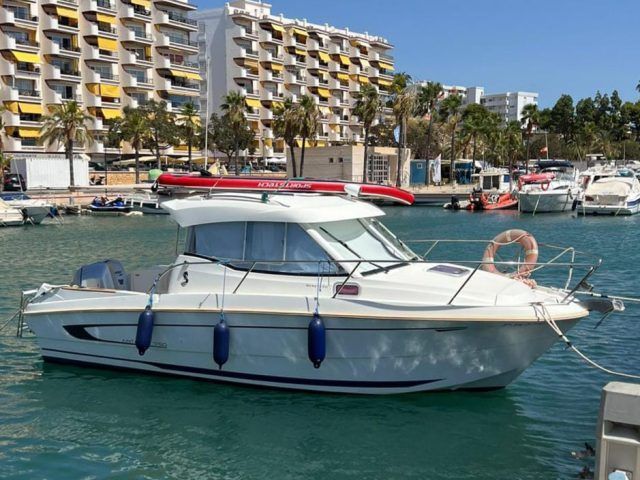 Beneteau Antares 750 1