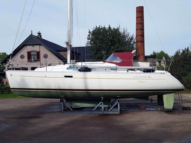 Beneteau Oceanis 311 sailboat data