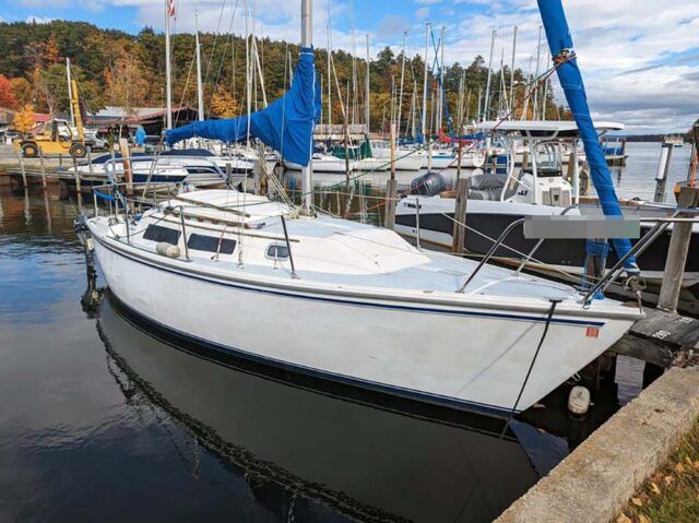 Catalina 25 sailboat data