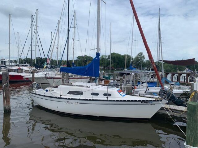 Hunter 25 sailboat data