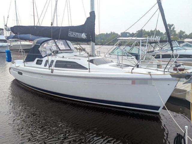 Hunter 29.5 sailboat data