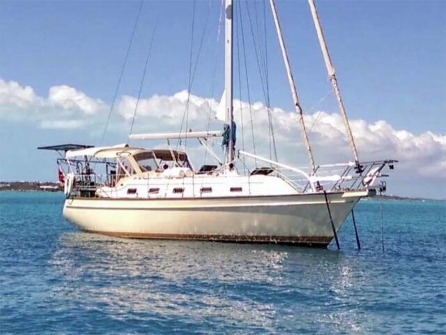 Island Packet 370 sailboat data