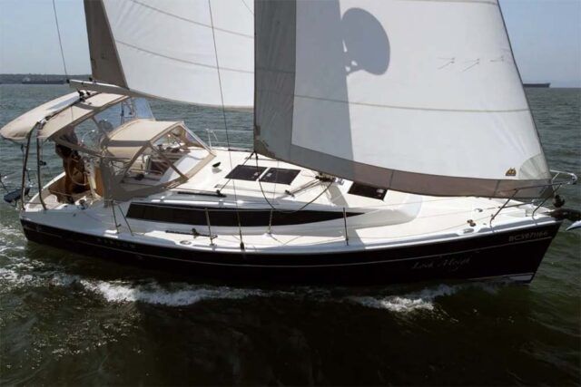 Marlow-Hunter 31 sailboat data