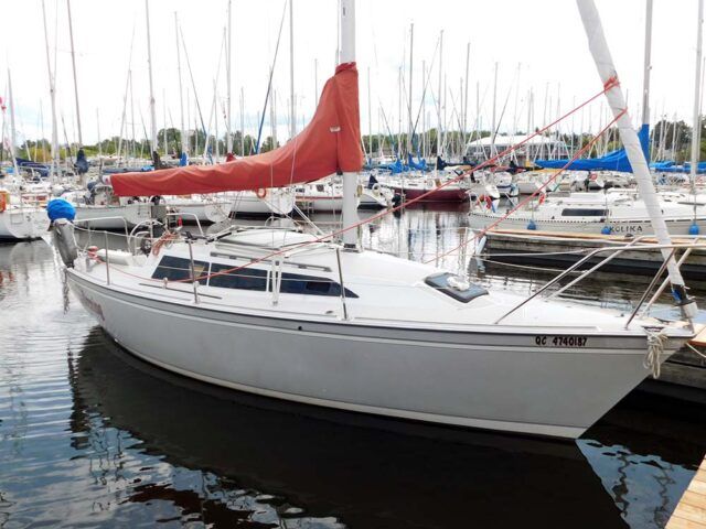 O’Day 272 sailboat data