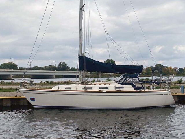 Pearson 34-2 sailboat data